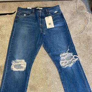 Levi Wedgie Fit Straight Jeans NWT -size 32